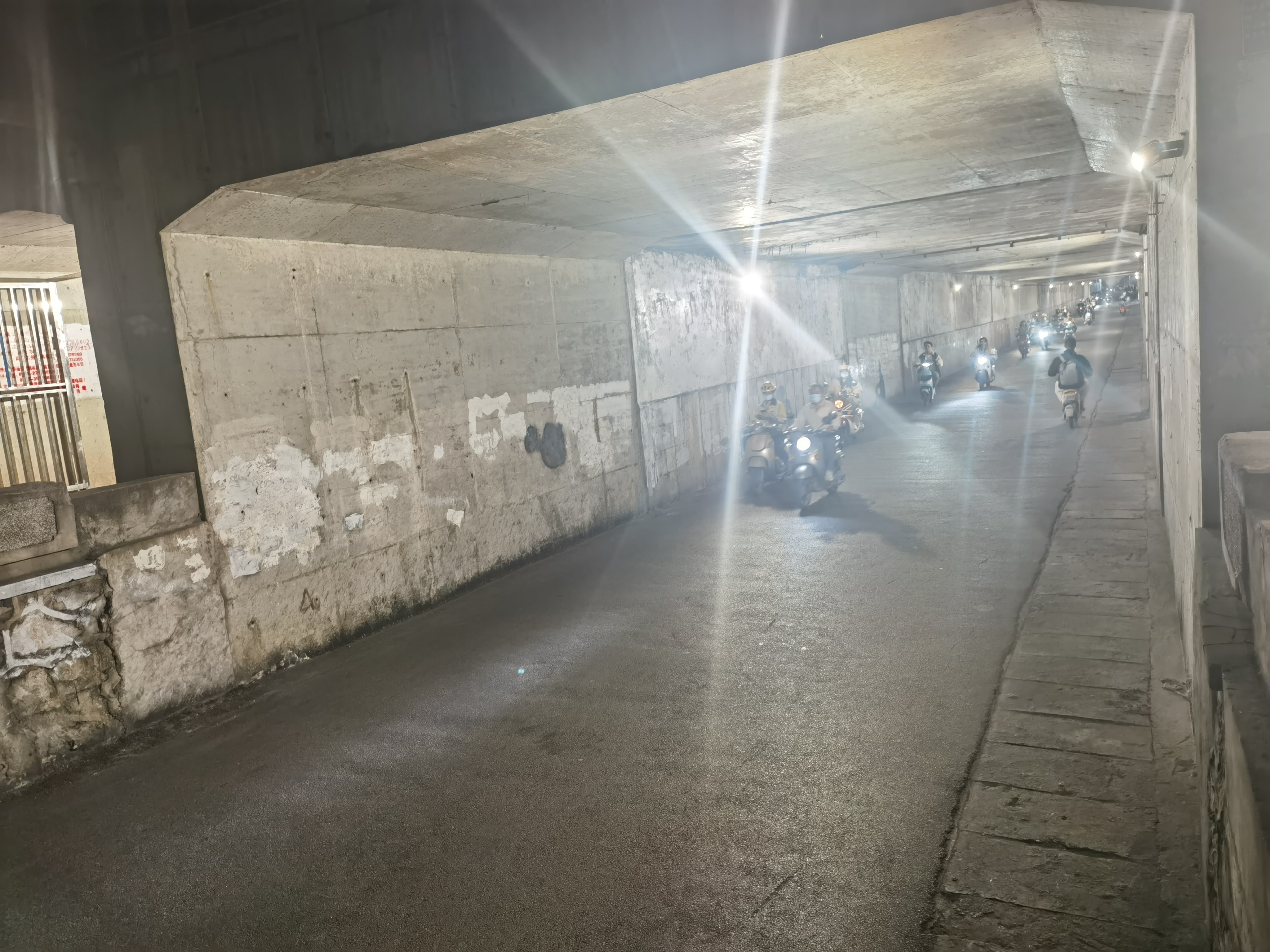 增亮后的電動(dòng)車通道.jpg